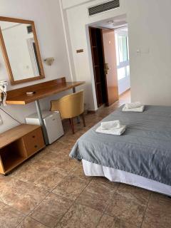 Flamingo Beach Hotel - Larnaca - 4