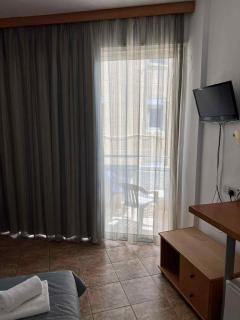 Flamingo Beach Hotel - Larnaca - 3