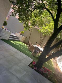 Modern Stay with Garden Retreat - 2
