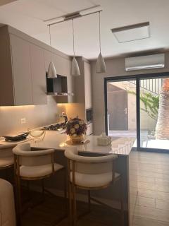 Modern Stay with Garden Retreat - 1
