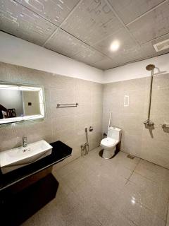 Skarma Hotel - - 2