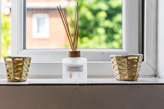 Spacious three bedroom apartment for family and individuals newly renovated with brand furnitures Strategically located at Cowley road oxford a walking distance to city centre - Oxford - 0