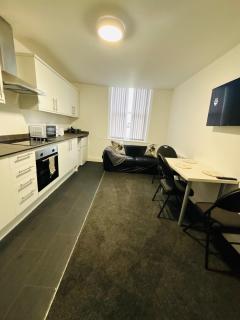Private Minimalist 2 Bedroom Apartment - Ilkeston - 3