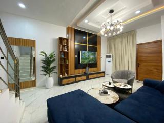 CecePlusShow - Lekki - 2