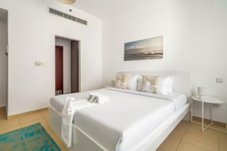 Spacious 2BR Flat with Gym & Pool in JBR - 6