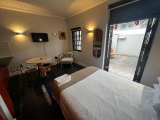 Live Like a Local in Stellies - By ARPA Hospitalities - Stellenbosch - 4