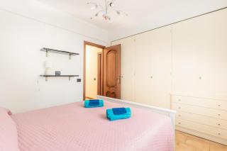 5 beds - 2 minutes from the sea with parking - 8