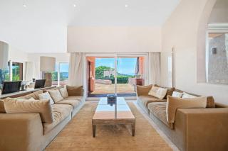 Provençal Estate with Pool - 5