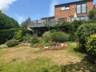 The Garden Apartment, Near Airport & City - Manchester - 3