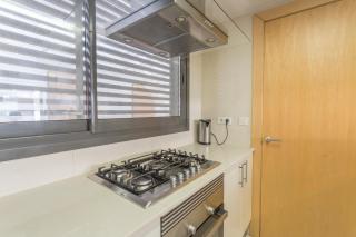 My Space Emirates - Splendid Apartment with Terrace and Pool near Park Güell - 3