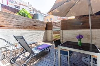 My Space Emirates - Splendid Apartment with Terrace and Pool near Park Güell - 1