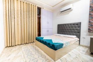 2 BR -Igloo Near Taj By Homeyhuts - 6