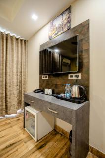 Lime Tree Hotel - Near Medanta Hospital - 1