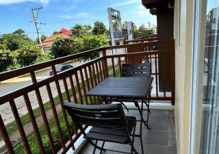 Puerto Princesa Resort-style Condo with FREE Pool, Parking & Gym - B2 2Flourite - 1