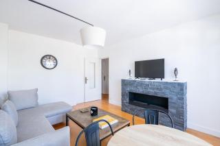 F2 moderne - 15 min Paris - Parking privé - 8