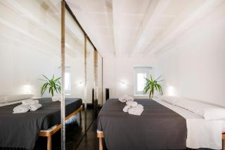 Palazzo D'Amelj Elegant Modern Loft - 8