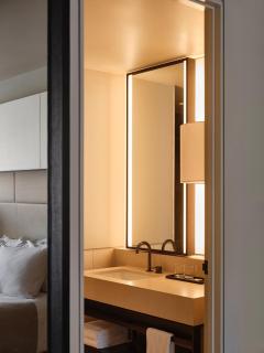 Hotel Realm - 4
