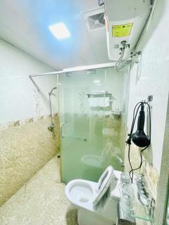 Hotel Hoà Bình Riverside Văn Phú - 5