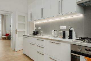 Sweet Spot for 6 in Trendy Area! Family friendly! - 7