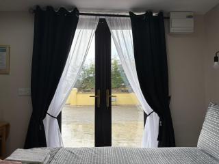 Very Small Remote Budget Detached Room with Private Entrance - - 5