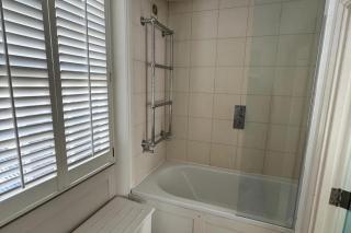 Covent Garden 3-Bed Apt Sleeps 10 3 mins to Tube - London - 1