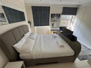 Covent Garden 3-Bed Apt Sleeps 10 3 mins to Tube - London - 3