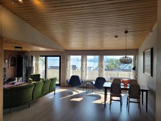 Lovely views across the Fjord, free parking - 9
