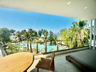 NŪSA suites & villas - 2