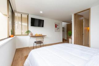 Laureles Apt-Big Windows-Smart lock- AC - Medellín - 0