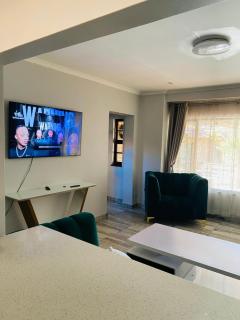 Valley Inn Guest House, Accommodation 17 Elizabeth Ave, Rivonia, Sandton, 2191 - 0