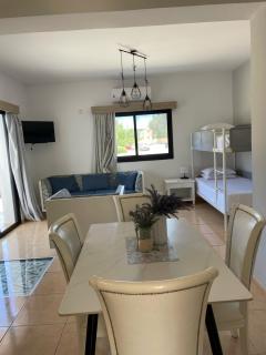 Family 1BR Double and Bunk Bed Rm 7 - Paphos - 7