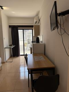 Cozy 1BR Flat w Double Bed Rm 8 - Paphos - 6