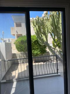 Top Floor 1BR w Double Bed Room 102 - Paphos - 4
