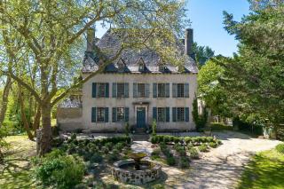 French Manor House with private gardens and pool - 9