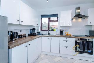 New - Luxury 5BR - Wolverhampton Stay - Parking - Monmore Green - 6