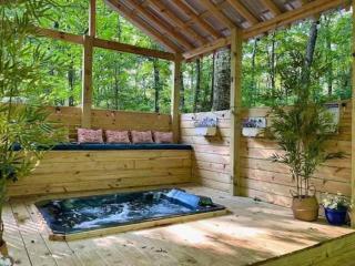 Falcon Lodge - hot tub fire pit & games - 8
