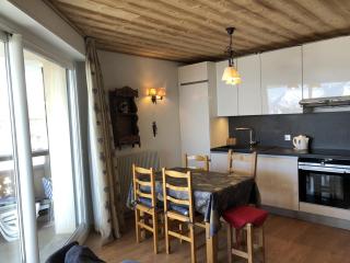 Appartement cosy 3 pièces, 6 pers, pistes et centre à proximité, balcon sud, animaux OK - Huez - FR-1-405-77 - L'Alpe-d'Huez - 6