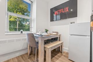 Cardiff Luxe Flats With Spa Facilities - 8