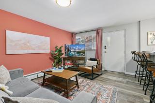 Hip & Urban Condo near the Heart of Old Town - Fort Collins - 2