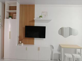 Maribert Studio Unit with free parking - 3
