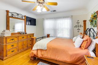 5 Mi to SoFi Stadium Charming Family Home! - Los Angeles - 9