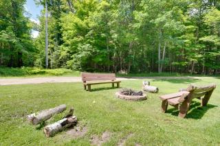 South Twin Lake Cabin with Dock, Steps to Water - Conover - 9