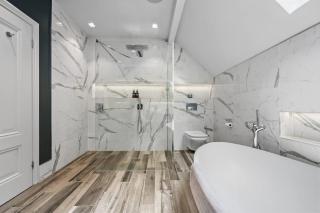 Luxurious Bowdon Mansion by City SuperHost - Bowdon - 1