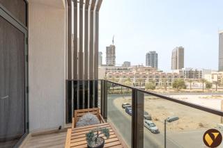 Vogue One Bedroom Apartment at Chaimaa Avenue JVC with Balcony, Pool and Gym Access, Near Park and Circle Mall - 2