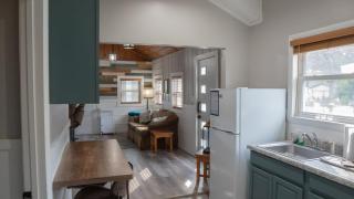 Sister Lake Cottages - Unit 5 - Woodland Beach - 2
