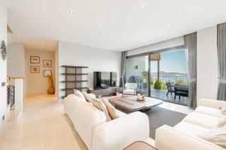 Stunning 5-Bedroom Villa with Panoramic View of Yalikavak Marina - Yalıkavak - 2
