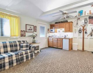 Quiet Getaway with Queen Bed & Wi-Fi - Clarks Summit - 7