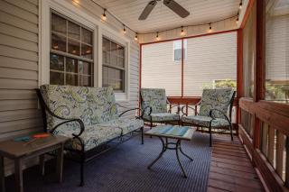 Beach Happy by Oak Island Accommodations - 4