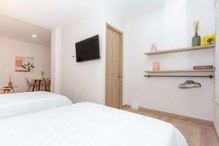 Spacious Apt -Laureles -AC -Smart Lock- WiFi - 6