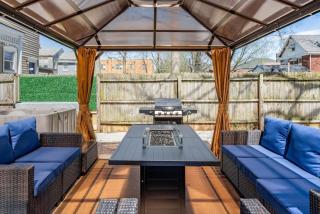 5BR Family Retreat Oasis w Hot Tub 5 min to DT - Cincinnati - 5